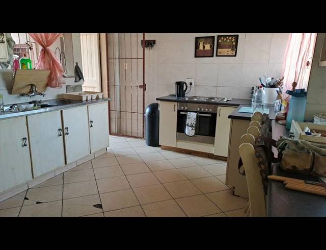 5 BEDROOM HOUSE FOR SALE IN VANDERBIJLPARK SW 1